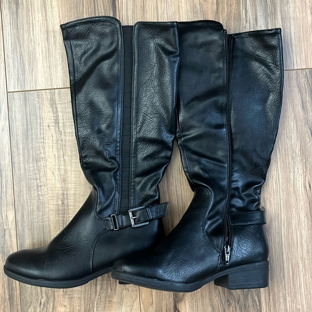 Women’s black Boots